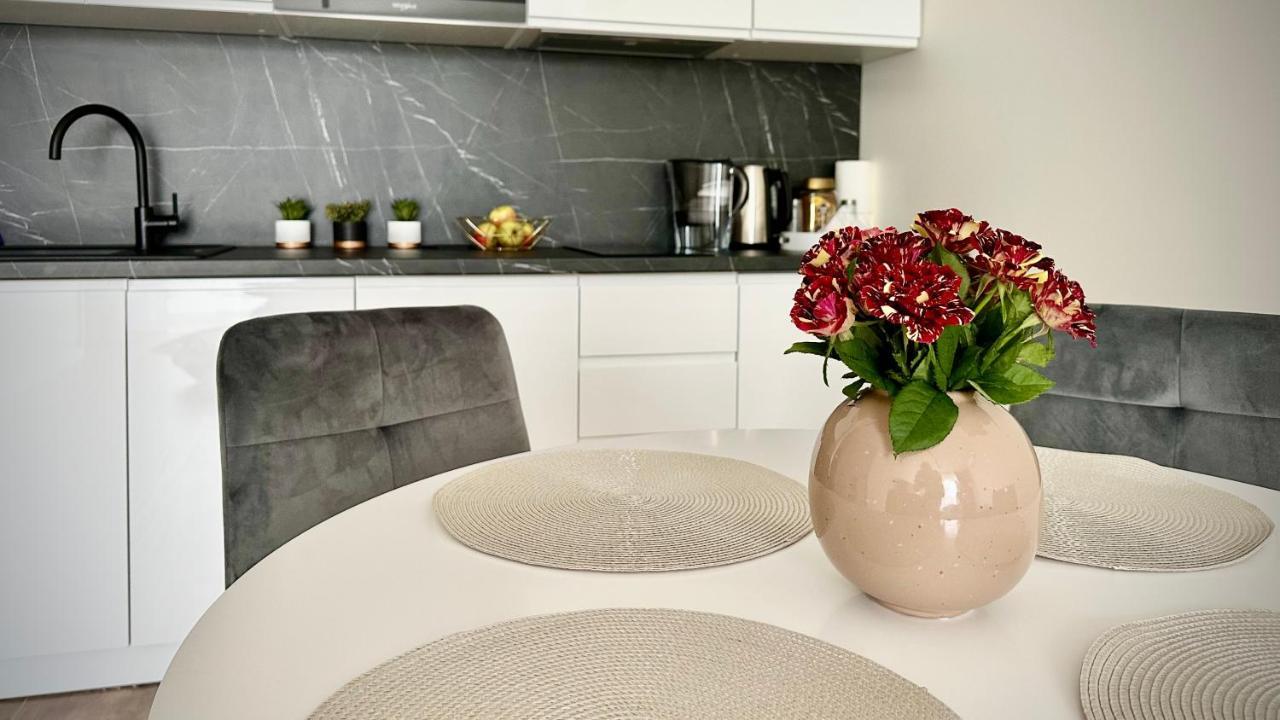 Apartament Elegant 2 แชมิตช์ ภายนอก รูปภาพ